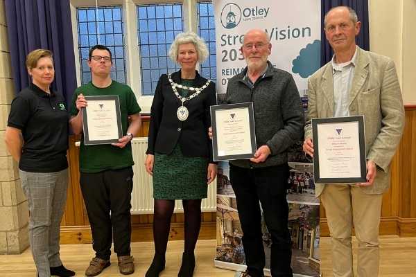 Otley Town Mayor presenting Group Achievement Awards 2022